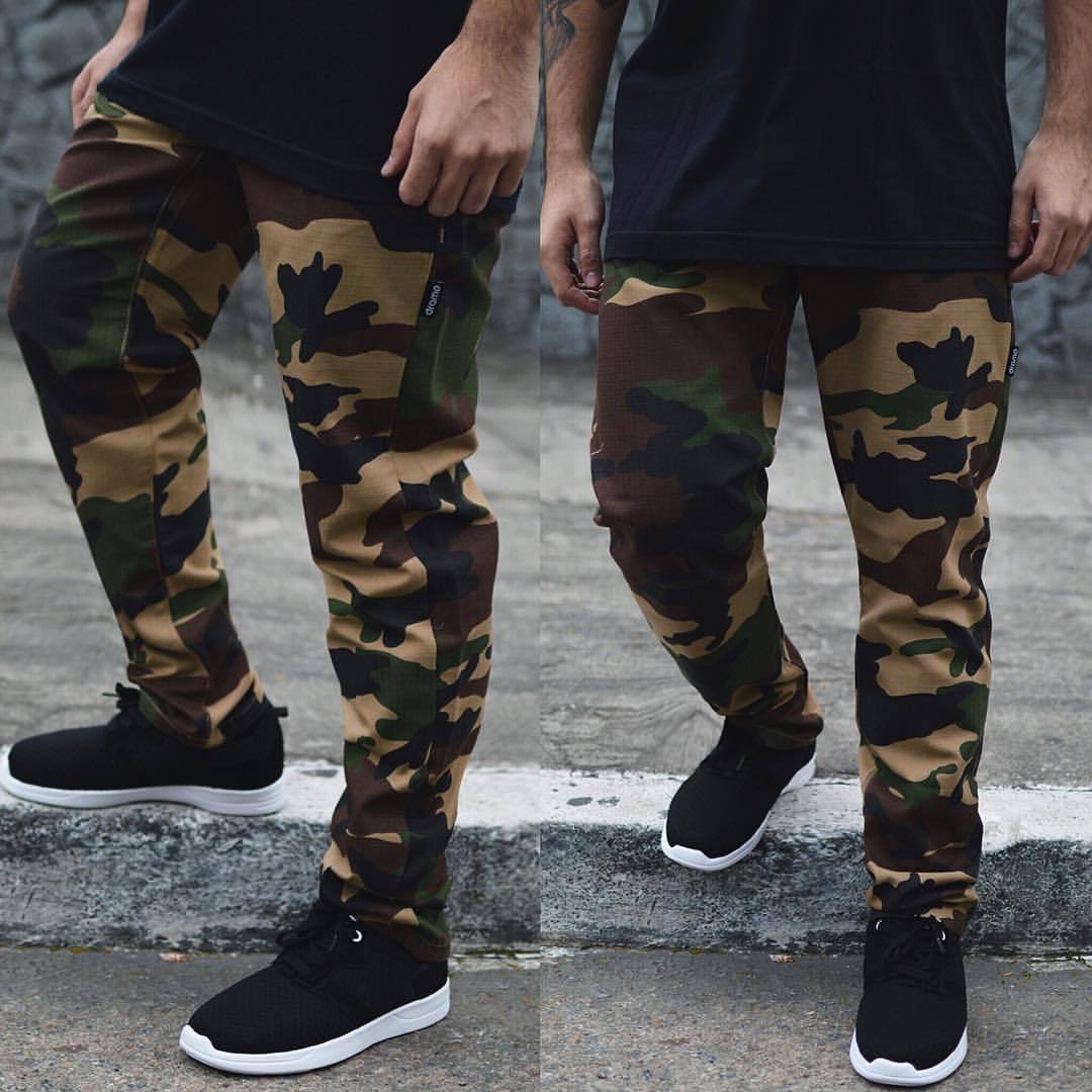 calca camuflada vans