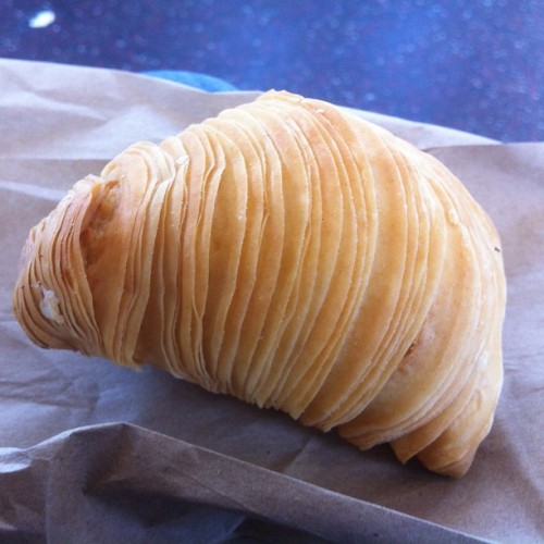 adamcbanks:
“ Picked this up from my local Italian bakery. I forgot the name but it’s really crispy & there’s ricotta cheese inside. #astoria #italian #pastry
”
It’s a pastizz (pl. pastizzi), and it’s Maltese! From Leli’s, 35-14 30th Ave, Astoria.