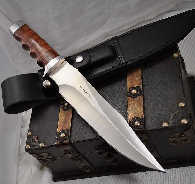 gunsknivesgear:  The Way of the Knife.