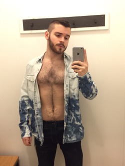 deadtectonics: when i bought this shirt at american eagle this summer i was so fucking happy and i loved it and then like 90 gay dudes i know were like ‘this shirt is terrible’ and i was just like…it reminds me of the ocean and it makes me happy