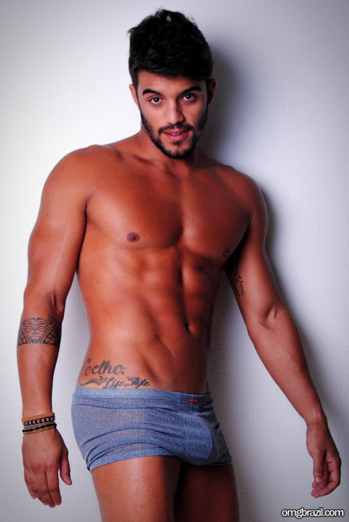 mondodimusica:  ANDRÉ COELHO | Big Brother Brazil 13’s hot and smart lawyer-model  