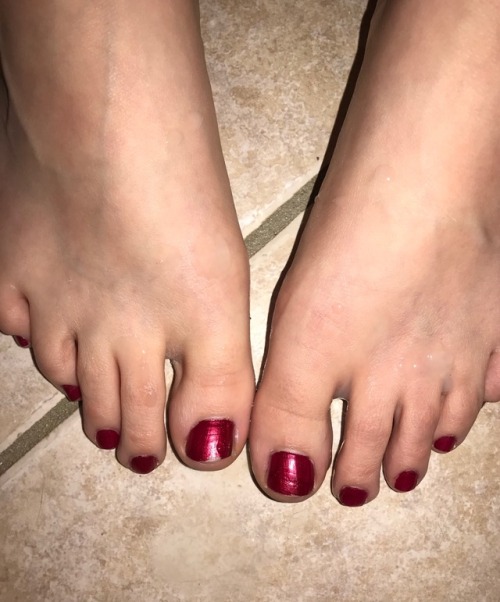 kissabletoes:  My foot slave hubby got to shoot his little load on my perfect feet. Should I make him lick it up or would one of my sexy followers like to clean them? If you do a good job I just might let you shoot your load on them too 💦👣  Xoxo-