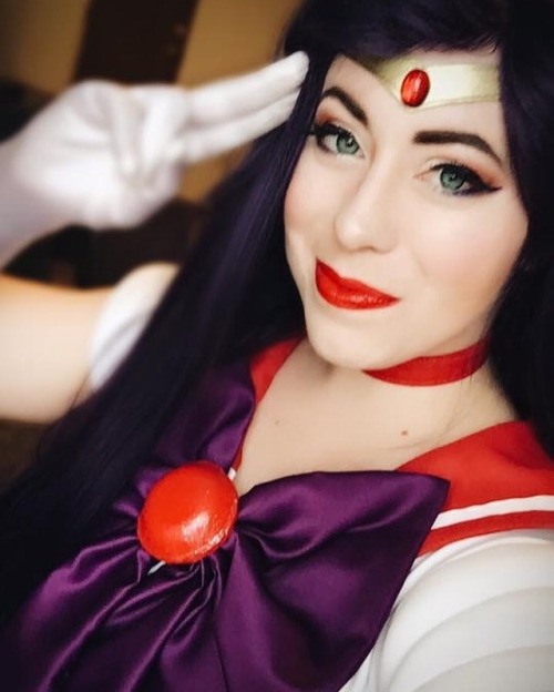 “Sailor Mars here, ready for battle!” Have an awesome week y’all!___ #selfie #sailorma