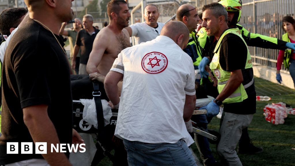 Eleven dead in rocket attack on Israeli-occupied Golan - BBC News