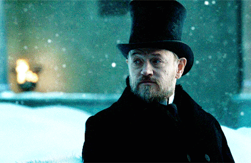 roominthecastle: Jared Harris as Professor James Moriarty in A Game of Shadows Mathematical genius. 
