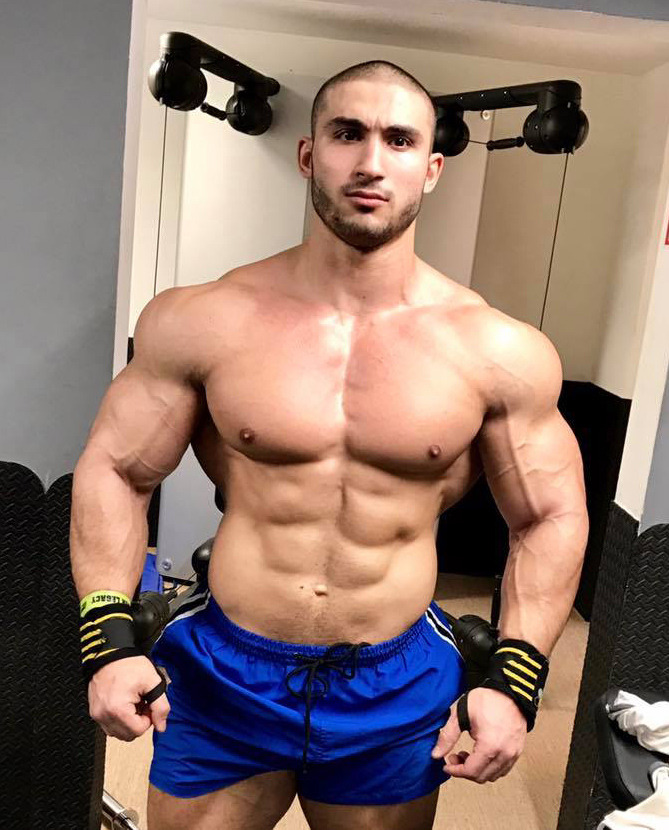 serbian-muscle-men:  Bodybuilder Valeri, Bulgaria More of his pics here–&gt;