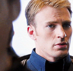 the-linaerys:sonhoedesrazao:#he’s too pretty and too smart in this scene #its overwhelming#and Steve