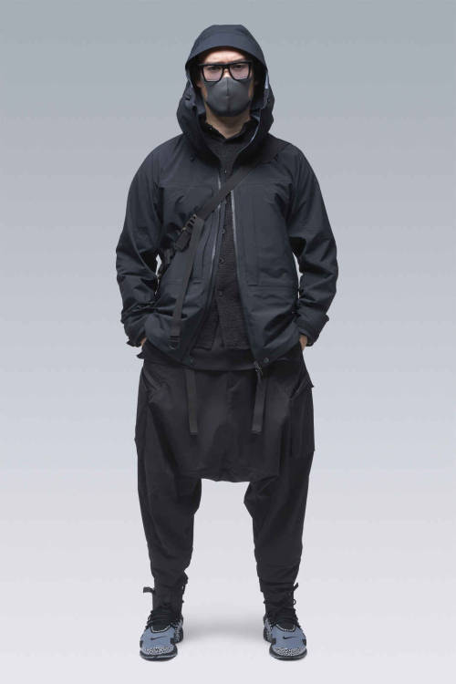 rhubarbes:EVOLUTION jacket via ACRONYM®More on RHB_RBS