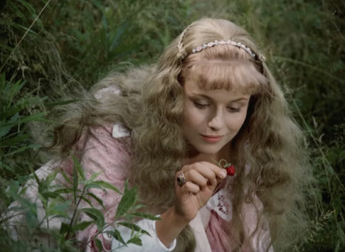 valerieandherweekofwonderz:Jak se budí princezny (1977) dir. by Václav Vorlíček