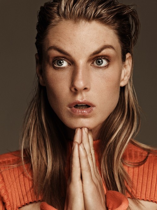 Angela Lindvall by Hong Jang Hyun for Elle Korea August 2015. Fashion editor: Choi Soon Young Hair s