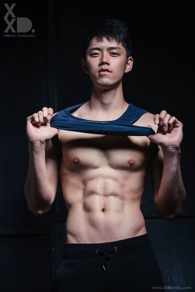 hunkxtwink:  XX Daniel PhotographyHunkxtwink - More in my archive