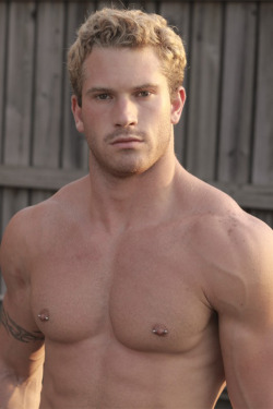 gallediaryofmen:  Josh Monrad Dreams of tastes, tastes of dreams. http://gallediaryofmen.tumblr.com/ http://sexymates.tumblr.com/