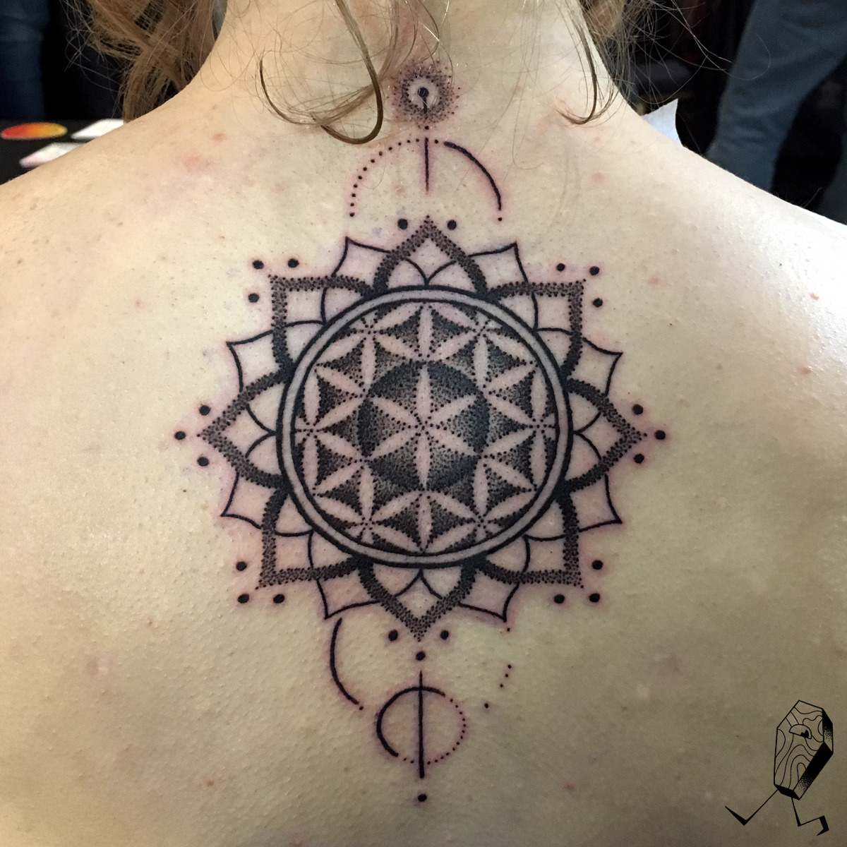 Dotwork Mandala - Tattoo Abyss Montreal