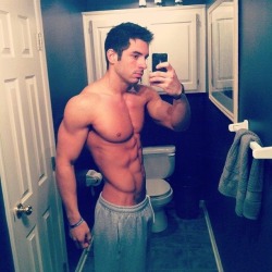 asand0068:  Natural Bodybuilder Corbin Pierson