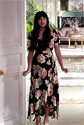 wardrobe appreciation  »  Tahani’s floral dresses [1/?]