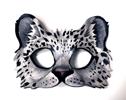 OakMyth: Snowleopard Handmade Leather Mask Beautifully crafted mask - just in time for Hallowe'
