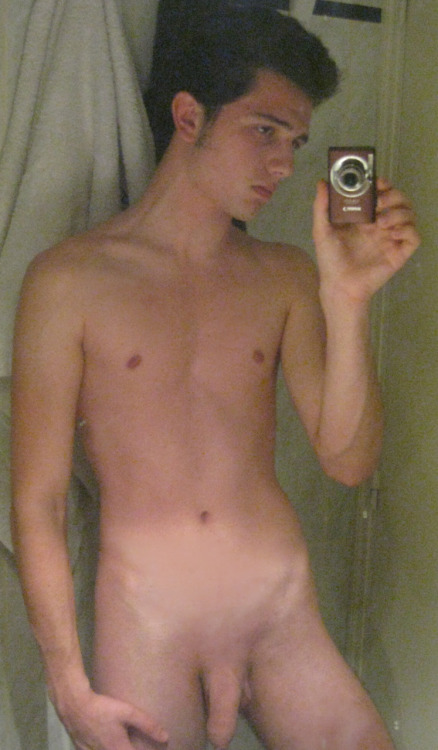 ...AND YET ANOTHER UNNECESSARY GAY NUDITY BLOG