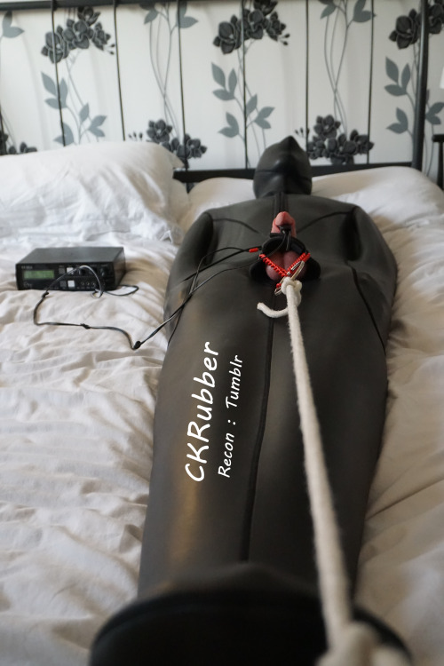 tightlatex: ckrubber: Decided to let the BF have some R&amp;R (Rubber &amp; Relaxation) Alth
