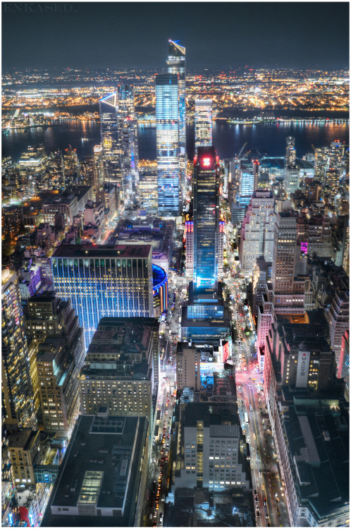 Night in Manhattan, NYC.This is a rework of a shot from my last session there, looking like somethin