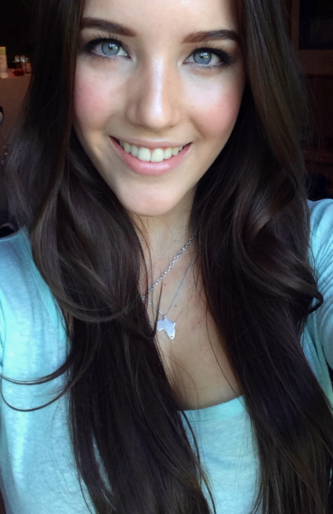 lavidaesasi123:  kerrigold:  Me   😘