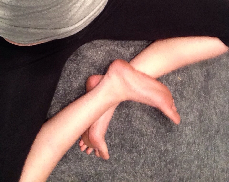 pinkysfeet:  Twisting and turning for your pleasure. There are so many places that