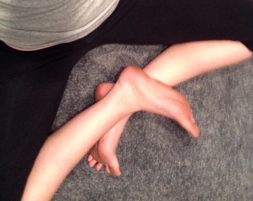 pinkysfeet:  Twisting and turning for your pleasure. There are so many places that need to be kissed. 💋