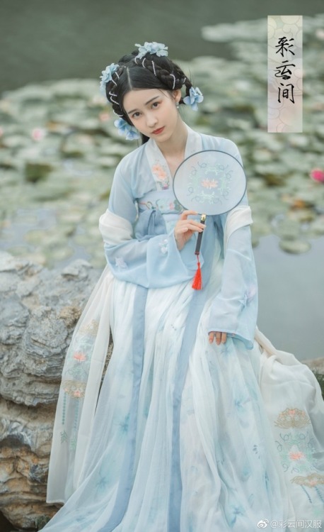 hanfugallery: 彩云间 Traditional Chinese Hanfu - Type: Waist-high and Chest-high Ruqun/襦裙.