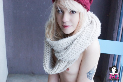 XXX sglovexxx:  Nur Suicide photo