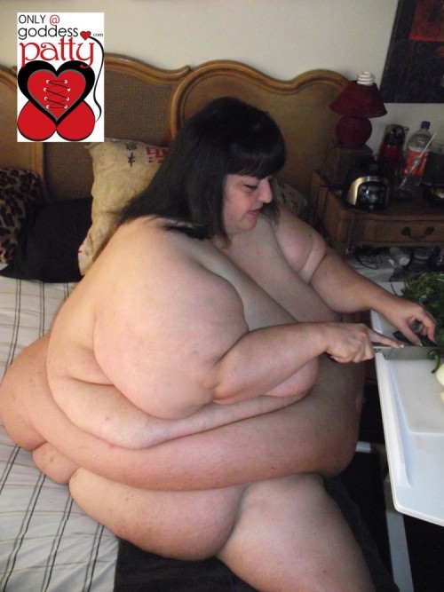 XXX Large Fat SSBBW Feedee photo