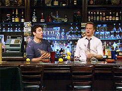 sidewalkchalkandsummernights:  imdonebye:  ted &amp; barney being cute requested