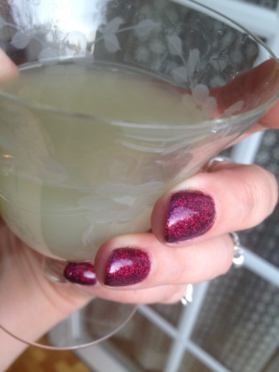 Goth Upkeep: glitter and absinthe edition.
(The manicure is some burgundy UV gel polish, with a mix of Aromaleigh's Salome and Carmilla loose glitter. Dear minim-calibre, thank you for loaning me the gel manicure lamp!)