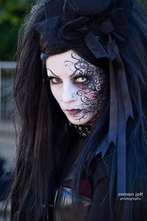 dark-beauties:  Dark beauty http://dark-beauties.tumblr.com/ 