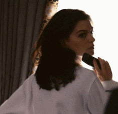 jrcppv:  Anne Hathaway is so sexy!!