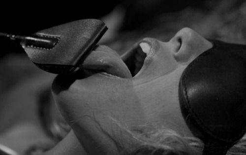 submissivescarletgirl:  Scarlet’s Theme of the Day 