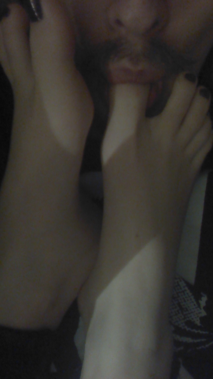 ashfeet:  Had to say goodbye to Ash and her cute feet early this morning since she’s