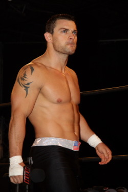 all-day-i-dream-about-seth:  hottestwweuys:  Davey Richards  So fucking sexy!  