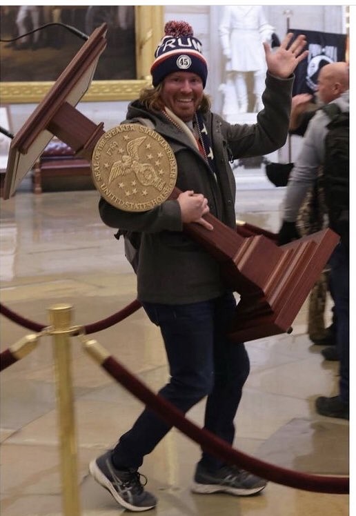 ytphobia-deactivated20210908:this man stole a fucking podium in front of police and walked away smiling and laughing, didn’t get shot, didn’t get gassed, didn’t even get a second glance. guess it’s not looting if you’re white. The police are