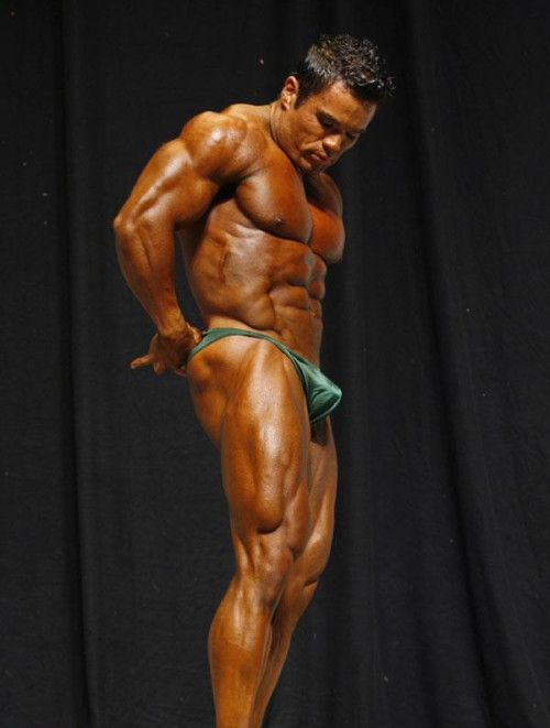 Handsome man, great muscular body and an awesome bulge!