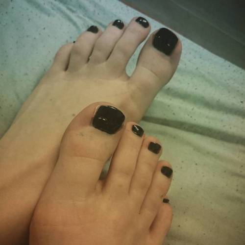 Morning my favourite foot lovers! How are you today? #feetfetishnation #feet #feetporn #feet #footfe