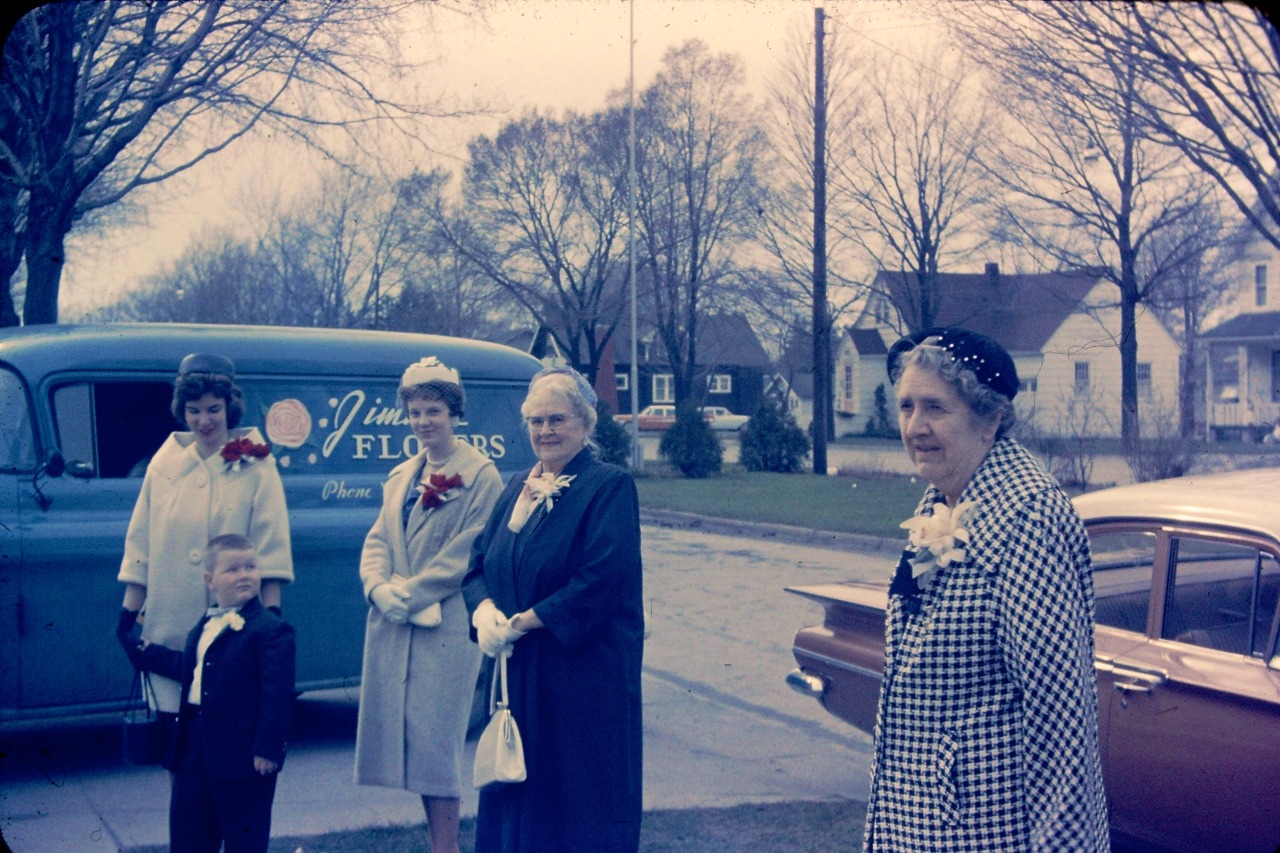 midwesternmatriarch:  Family ready for Grandma Marian and Grandpa Ken’s wedding
