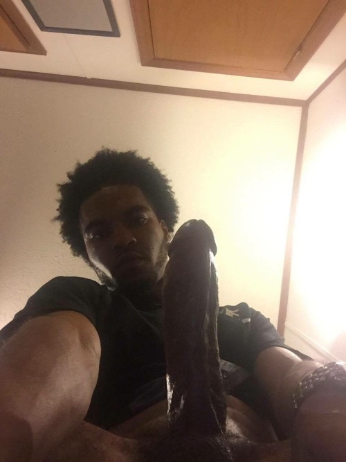 trvllniggabait2:  he keep asking too so here’s Sean