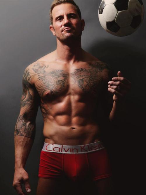 realmenstink2:  2sthboiz:  NON NUDE TRADIE    TATTED BLUE COLLAR STUD !!!