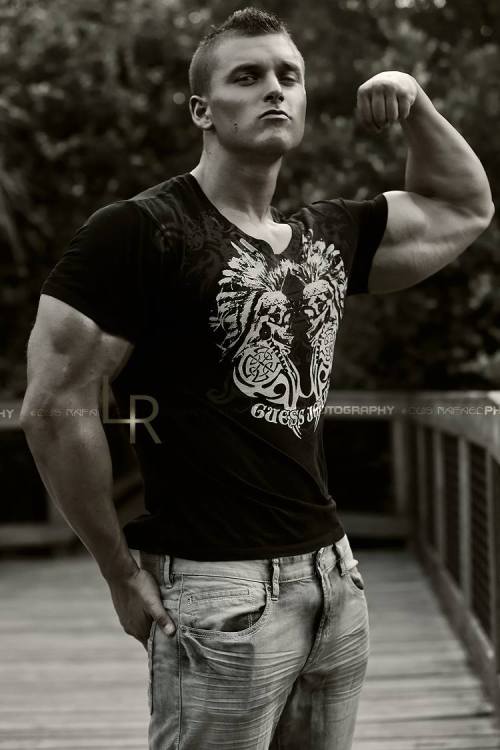 muscle-addicted:  Samuel Dixon