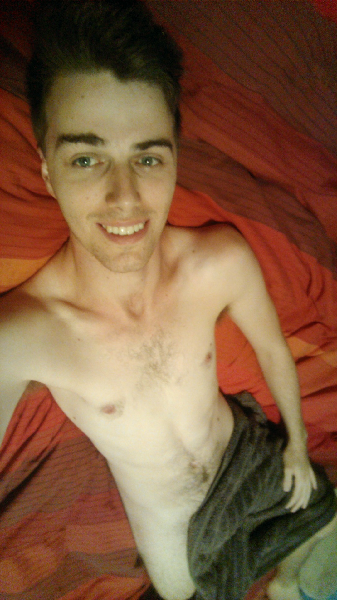 myblogknowswhatyoudidinthedark:  Nothing like being fresh out of the shower 
