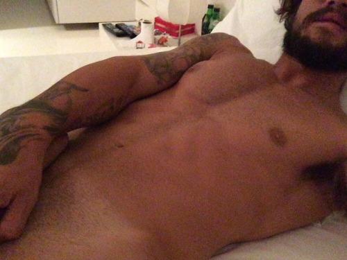 Dani Osvaldo leaked nude selfie photos Source: gay-male-celebs.com 