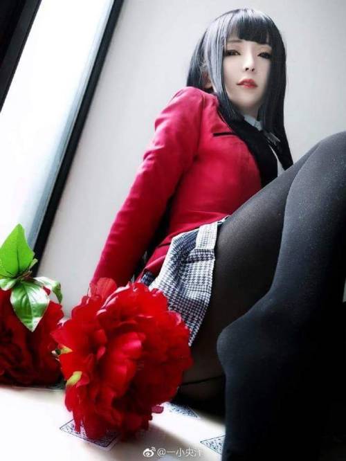 womenwhowearpantyhoseincosplay:  A great Jabami Yumeko cosplay.