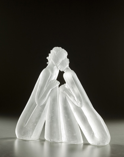 taktophoto:  Glass sculpture by Leah Wingfield and Steve Clements 