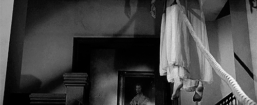 classichorrorblog:    House On Haunted HillDirected by William Castle (1959)   