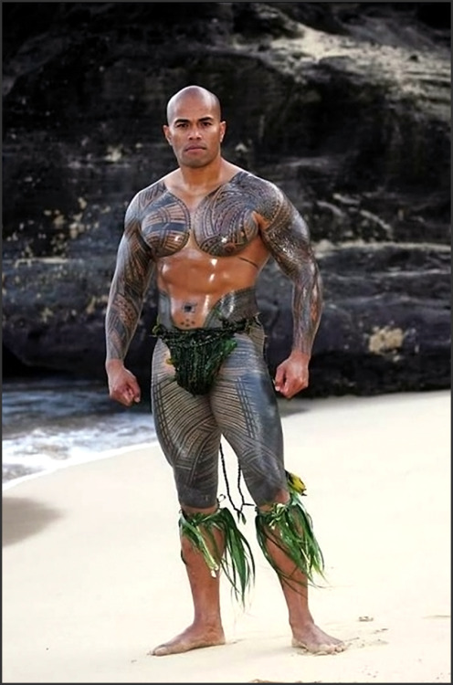 sperminherman:  Exquisitely beautiful Maori-style tattooing. rectaltemp:  I would leave all my worldly possessions behind to live the rest of my life on a deserted island with this man, and never look back.  