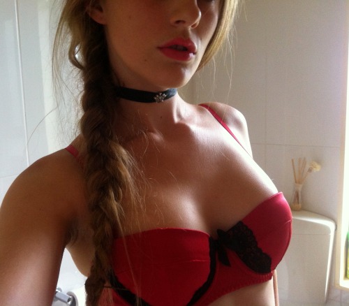 xizv:  Queen, crown around my neck your hands all over my body…